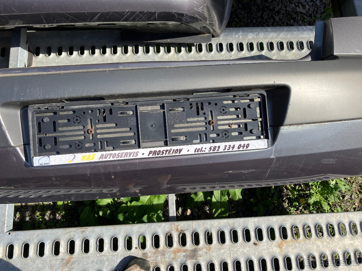 Nárazník Renault Megane 2005 - 4