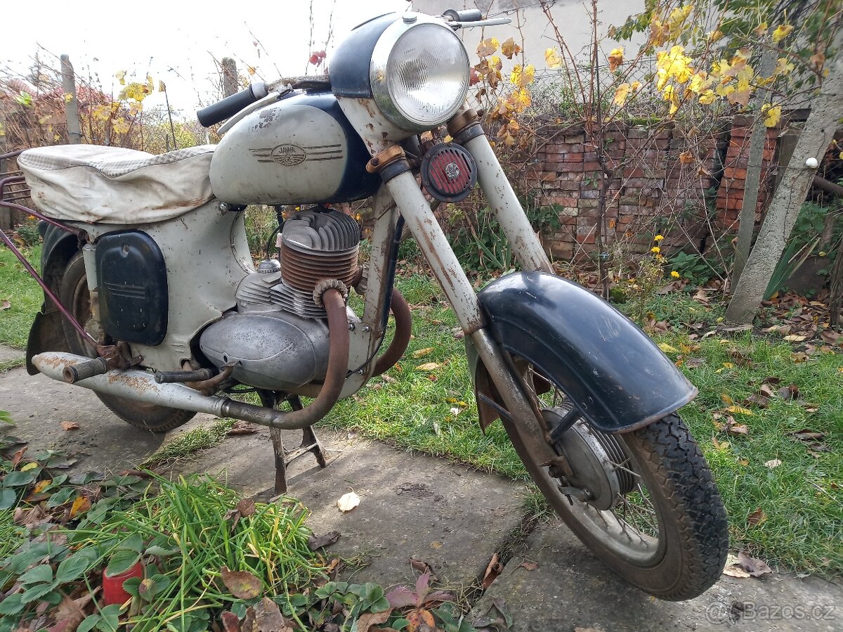 JAWA 250 - 4