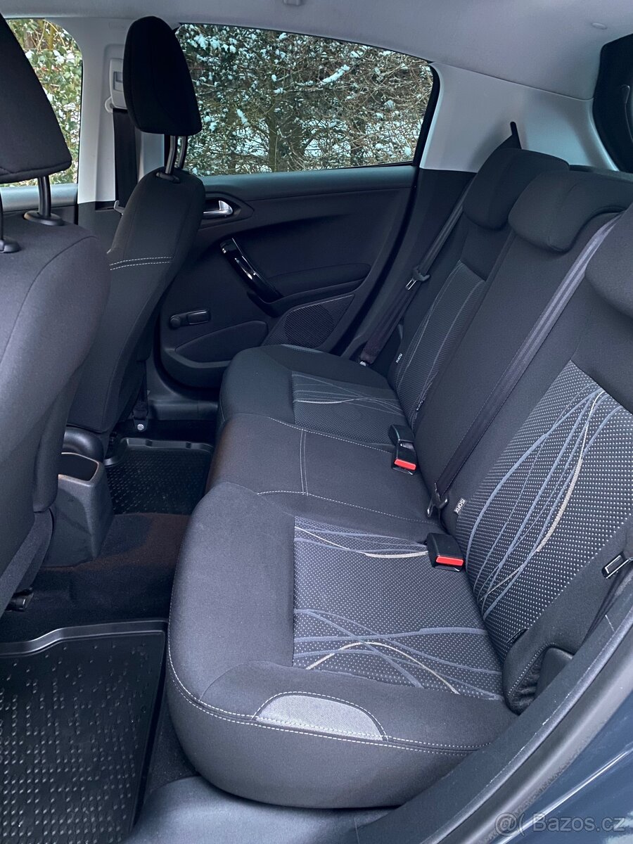 Peugeot 208 - 4
