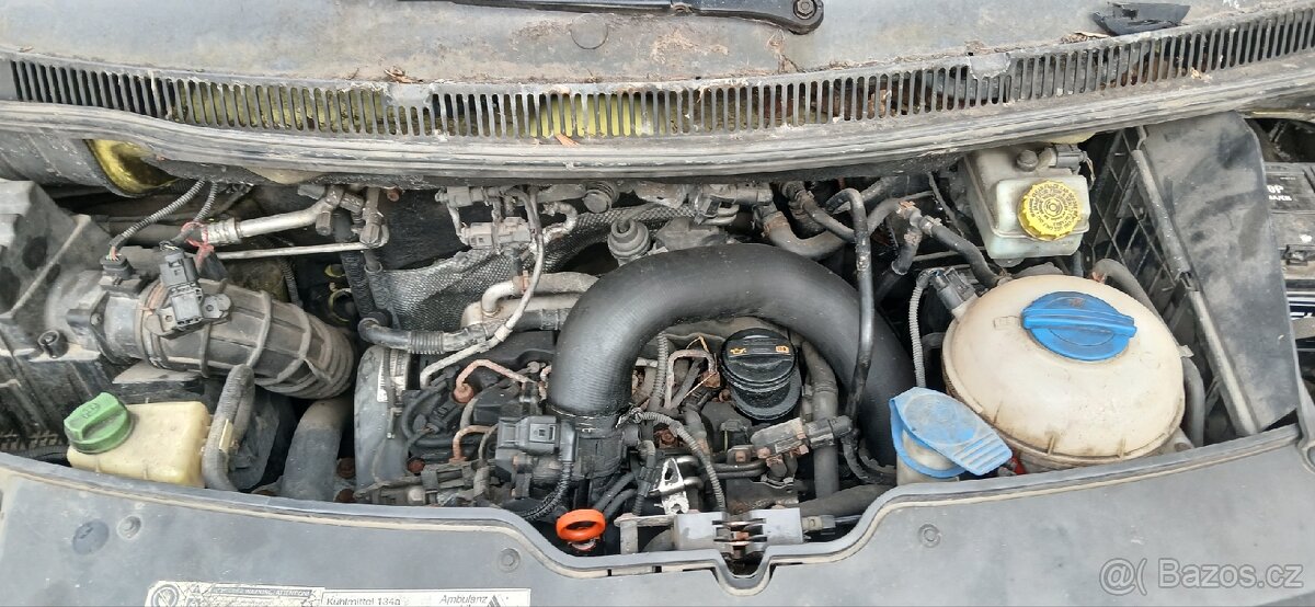 VW T5 TRANSPORTER 2.0TDi DSG DÍLY - 4