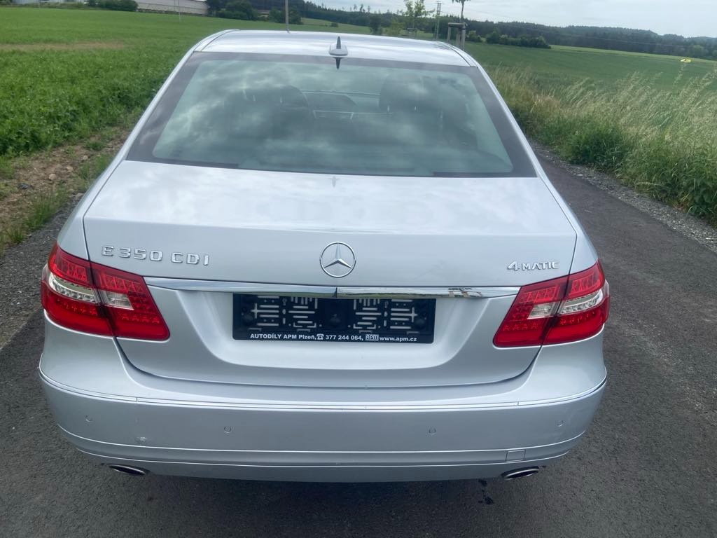 Mercedes E 4x4,3.0 CDI,195kW(265PS),229t.km,Xenony,TOPstav - 4