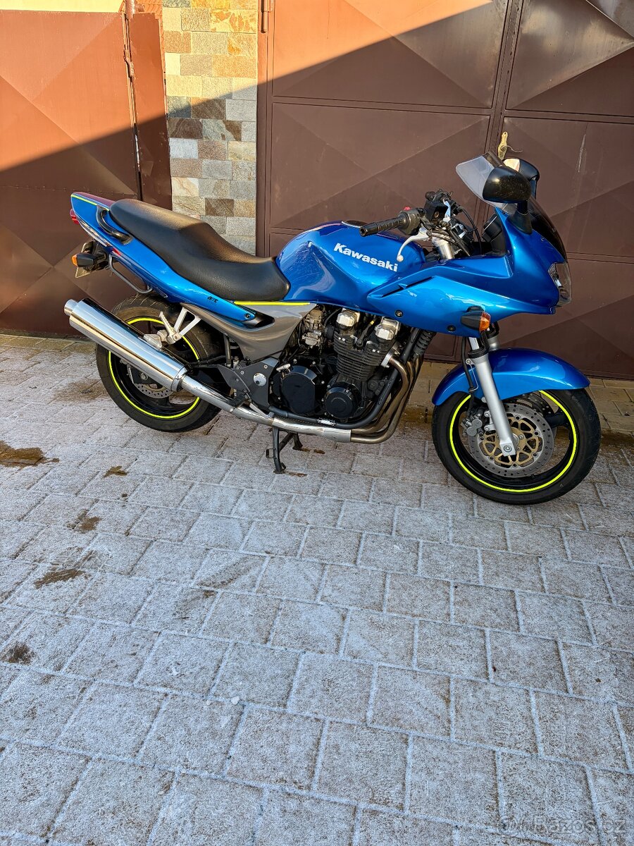 Kawasaki ZR-7S - 4
