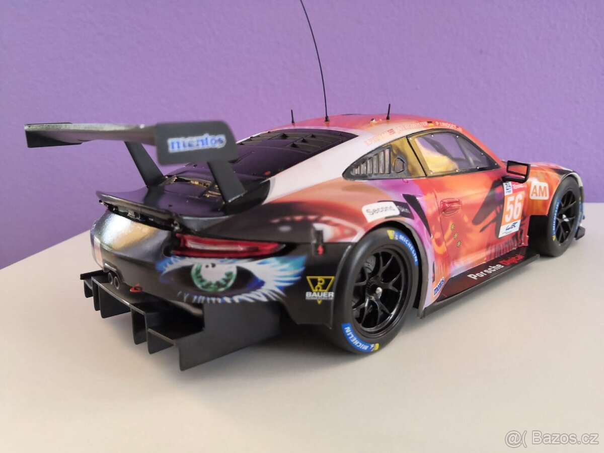 PORSCHE 911 RSR/IXO 1:18 - 4