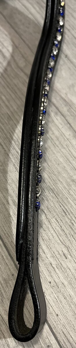 Čelenka k anglické uzdečce černá s bílo/modrou - 4