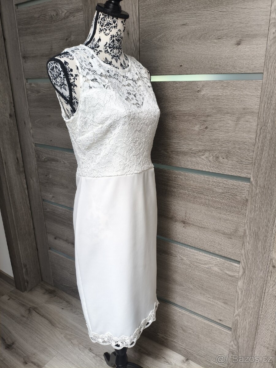Bílé krajkové šaty zn. LIPSY vel. 42/44 - 4