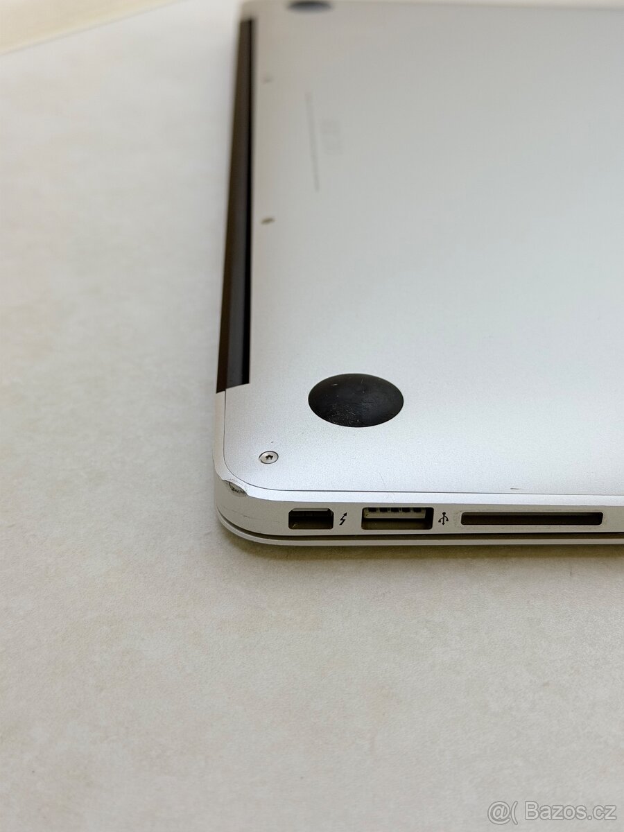 MacBook Air 13” (2017) - 4