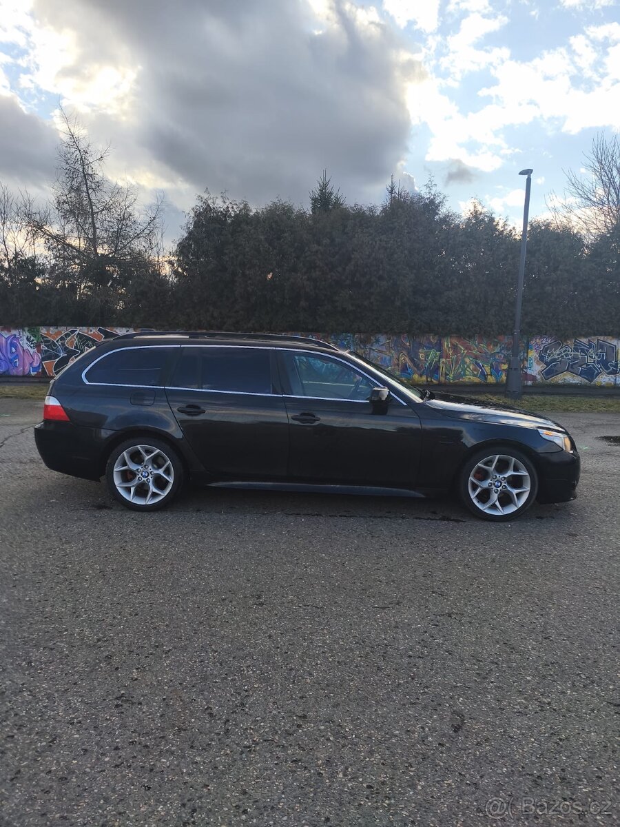 BMW E61 525d origo M-paket, manuál - 4