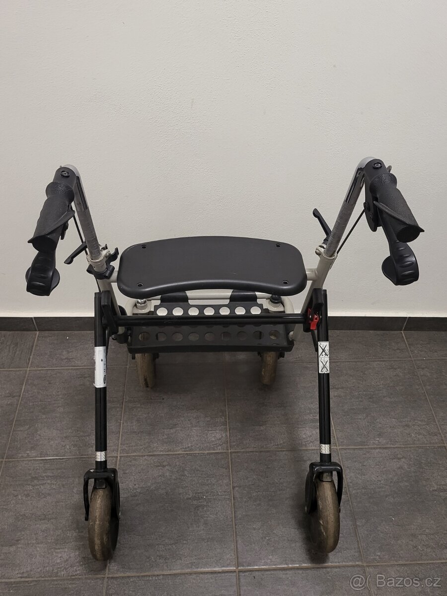 levné seniorské chodítko - 4