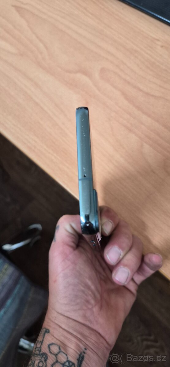Samsung Galaxi S22+ - 4