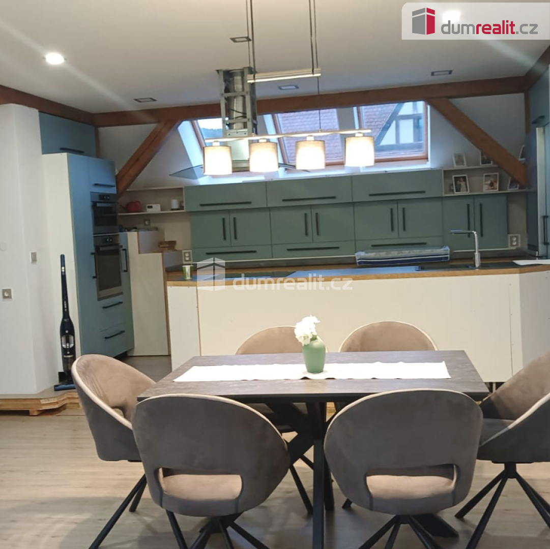 prodej impozantní vícegenerační vily z dob 1. republiky, Ned - 4