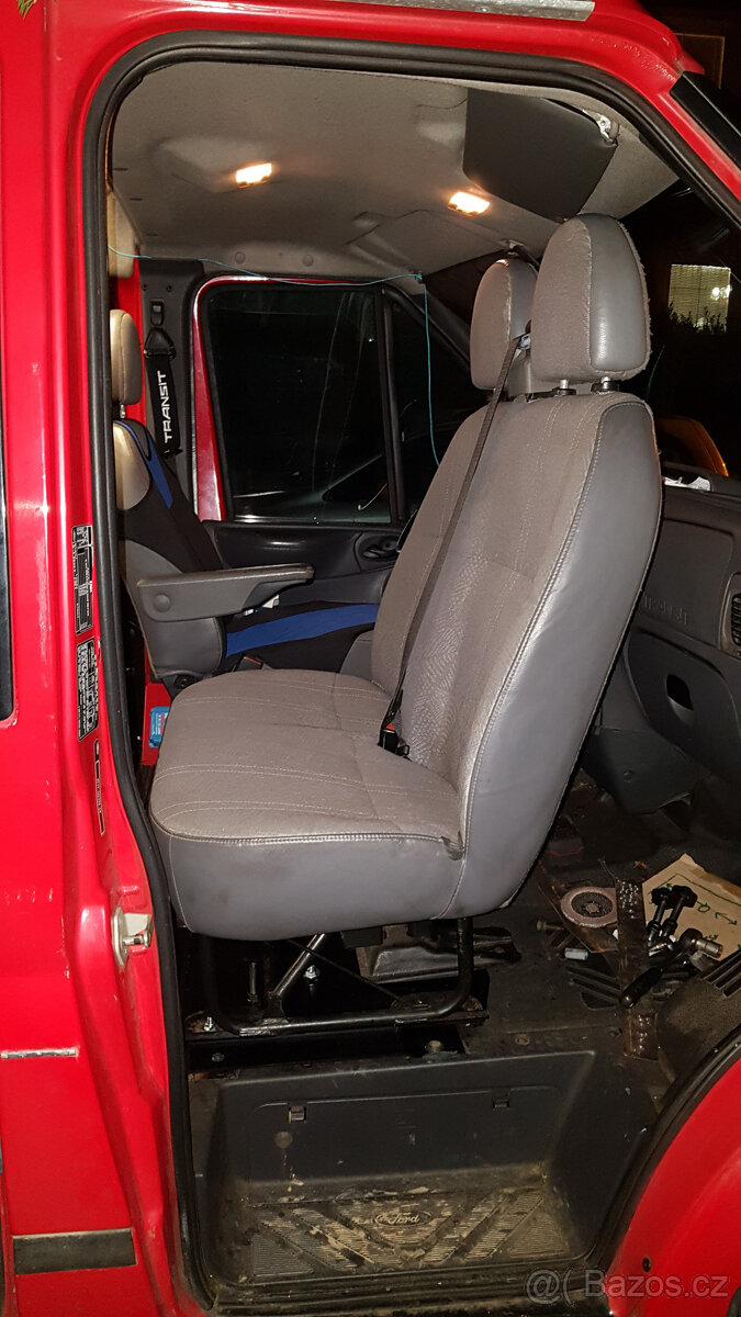 Otočná konzole dvousedadla (dvousedák) Ford Transit - 4