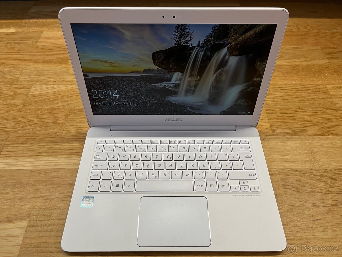 ASUS ZENBOOK UX305CA bílý kovový - 4