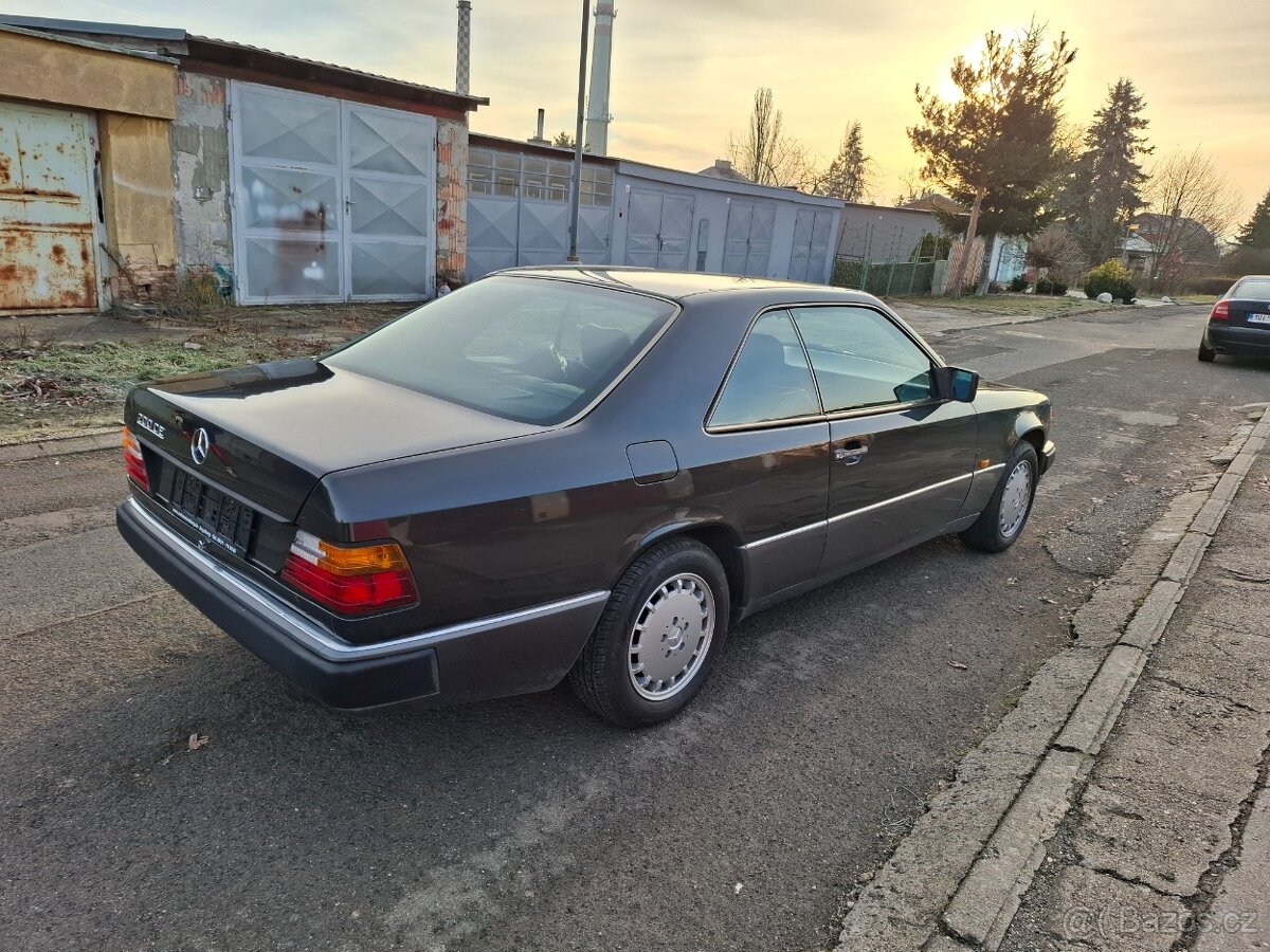 Mercedes w124 coupe - 4