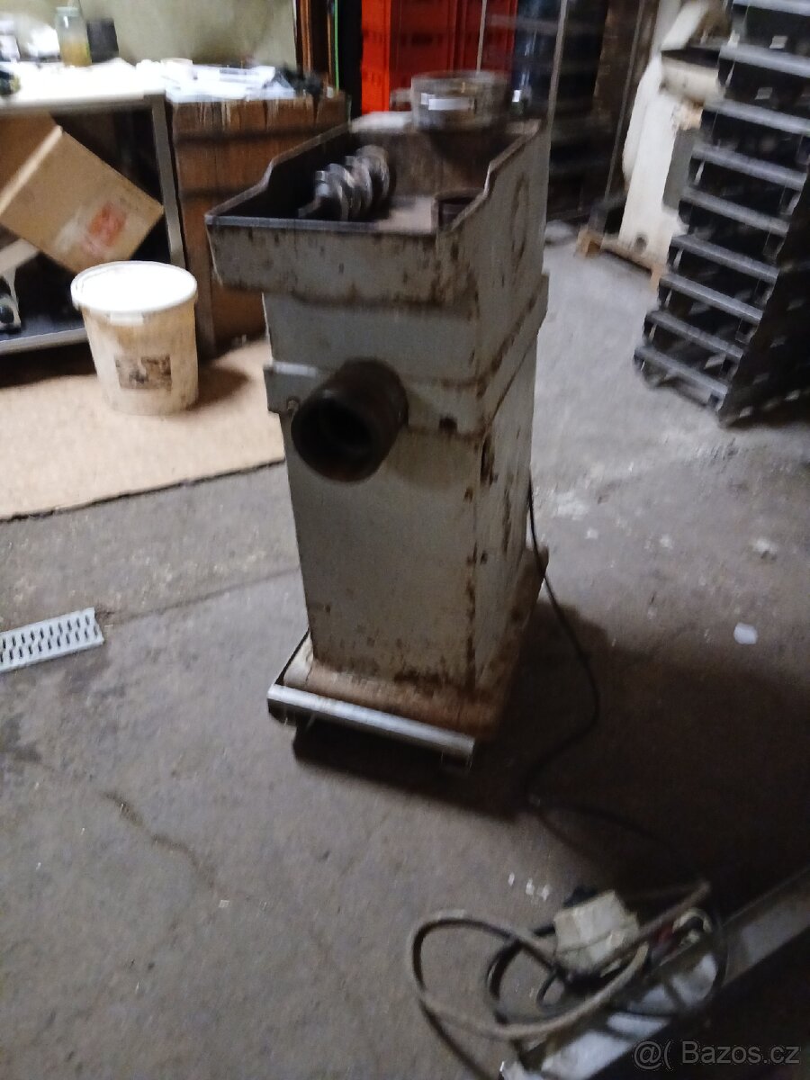 Řezačka na maso mlýnek - 4