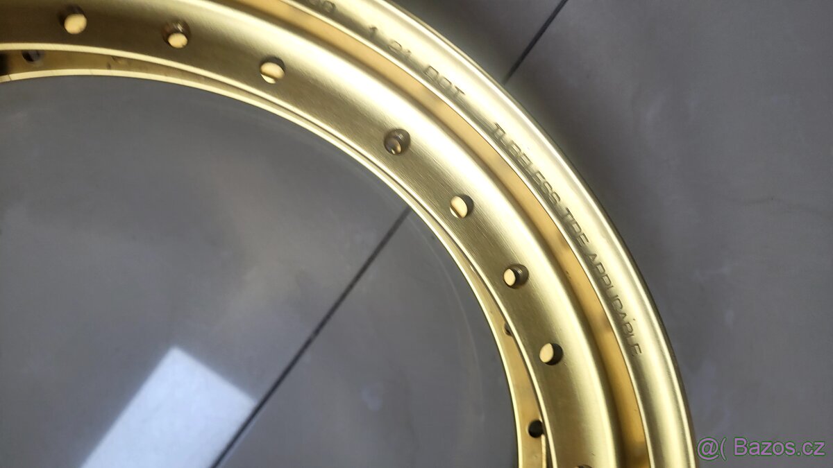 Zadní ráfek na Suzuki V-Strom 1050XT - 4