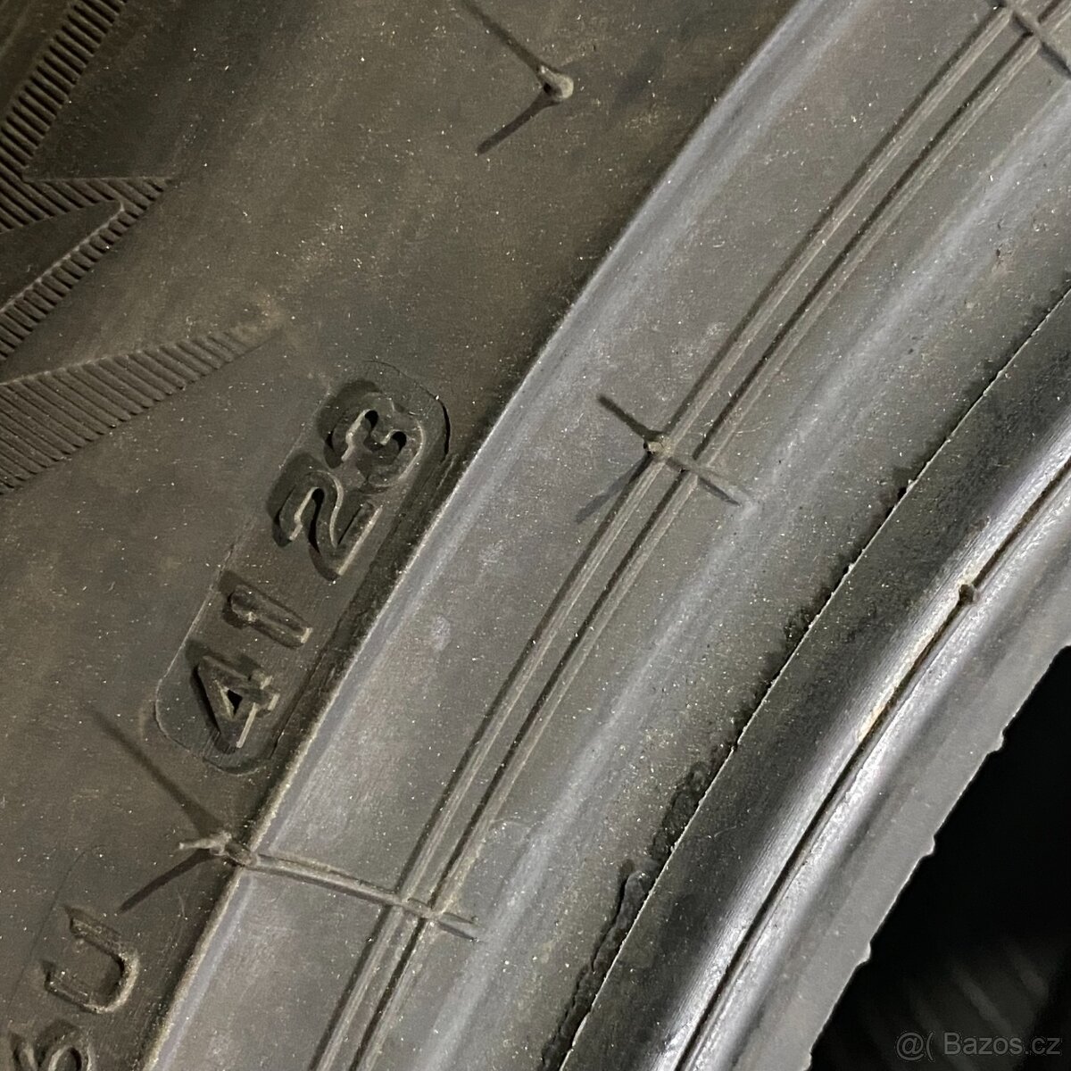 Zimní pneu 235/50 R19 103V Bridgestone 5mm - 4