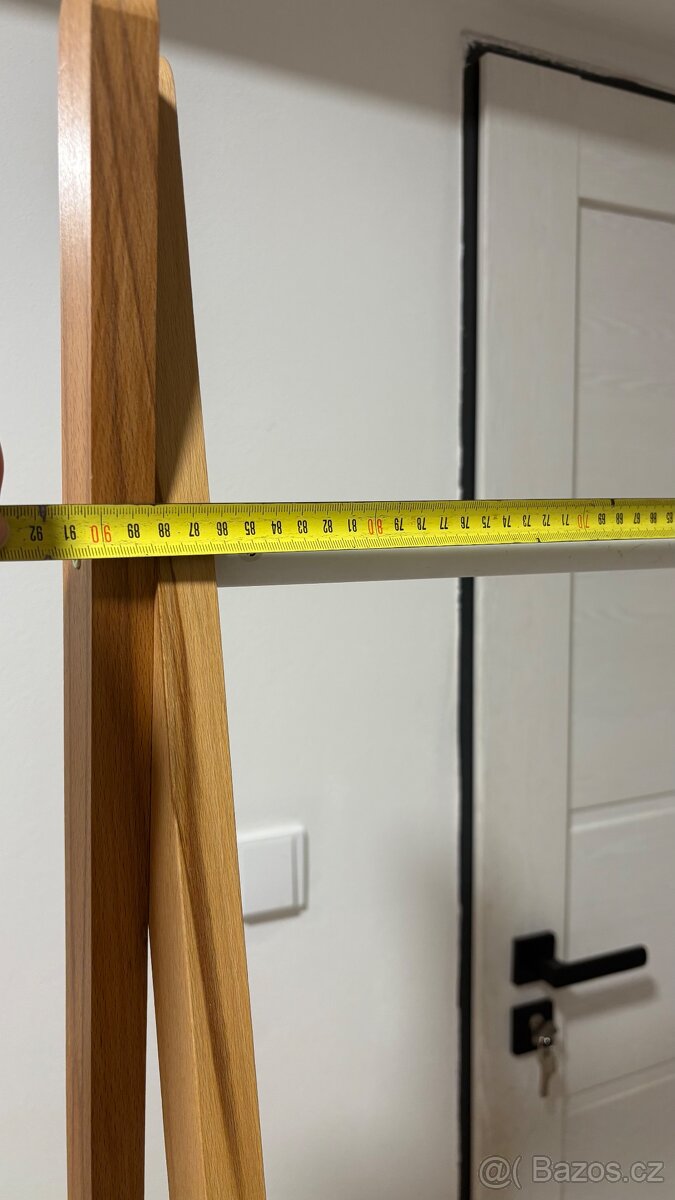 Věšák na oblečení - 4