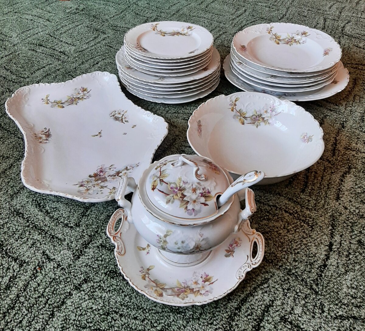 Starožitný porcelánový servis - 4
