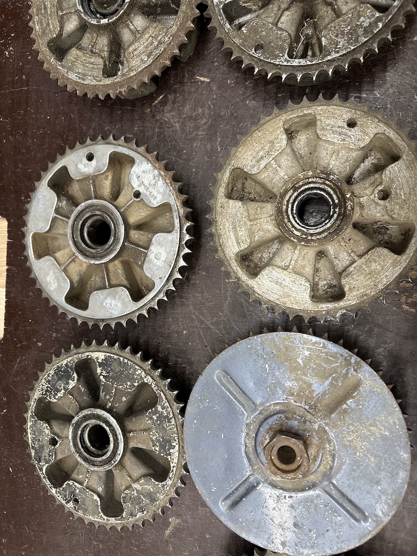 Predám používaná ROZETA JAWA 250 350 panelka 46,47zubov - 4