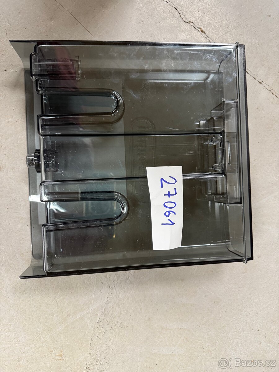 Zásobníky na vodu kávovaru De'Longhi - 4