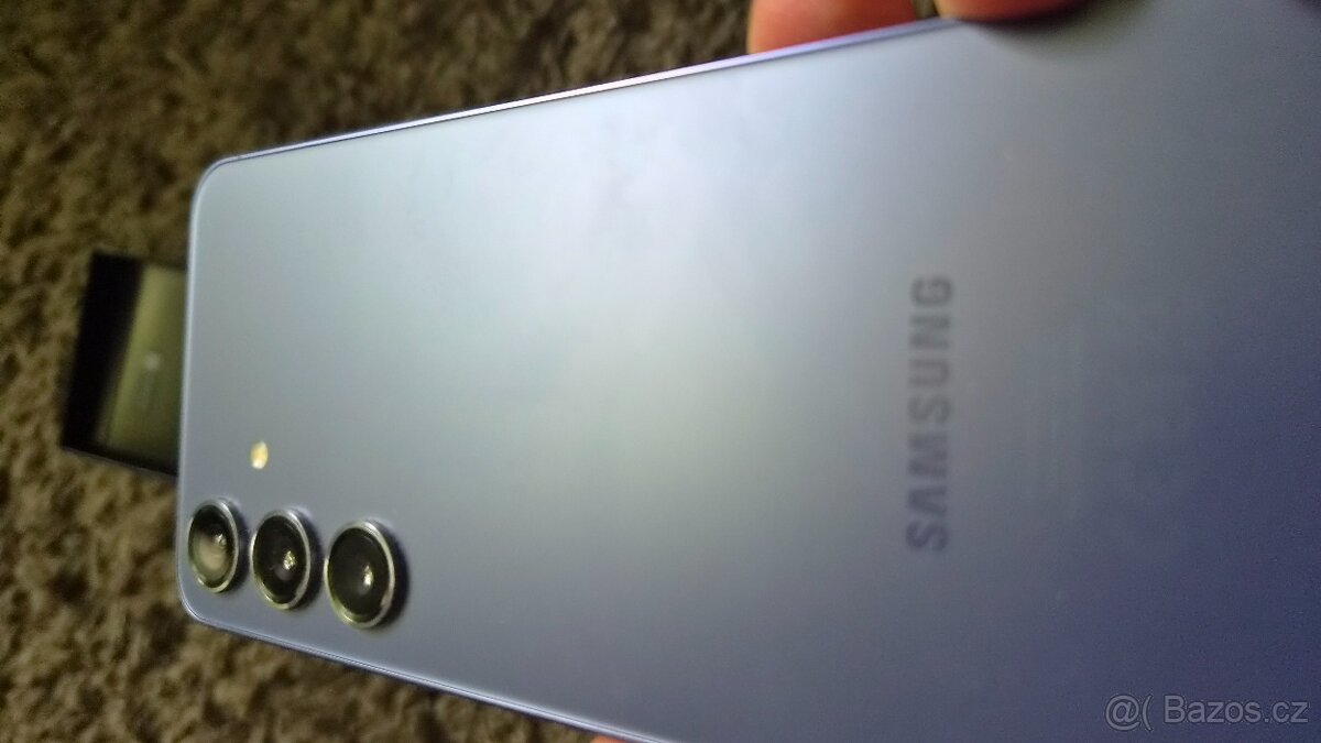 Samsung Galaxy S24 - 4