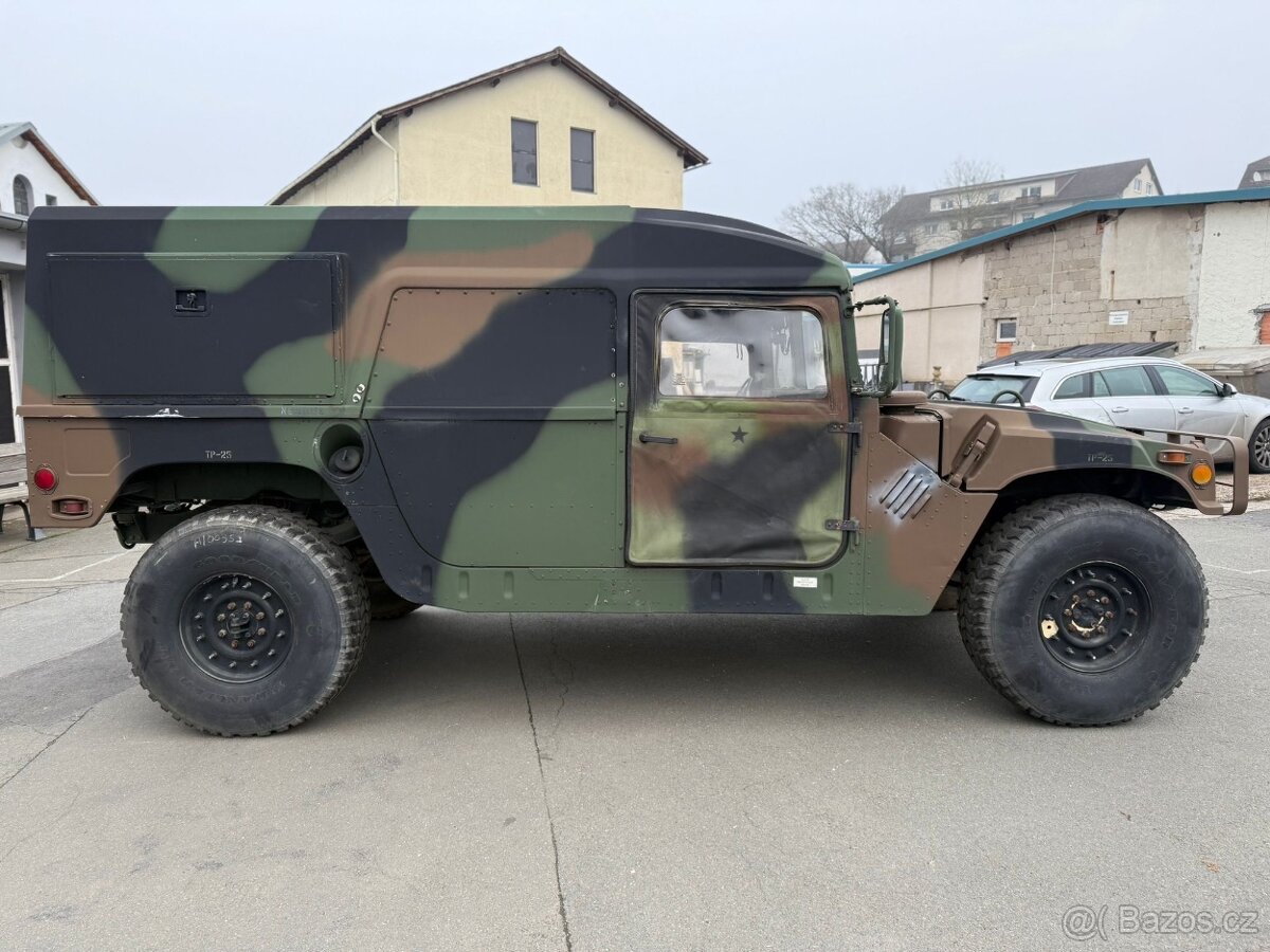 Hummer Humvee