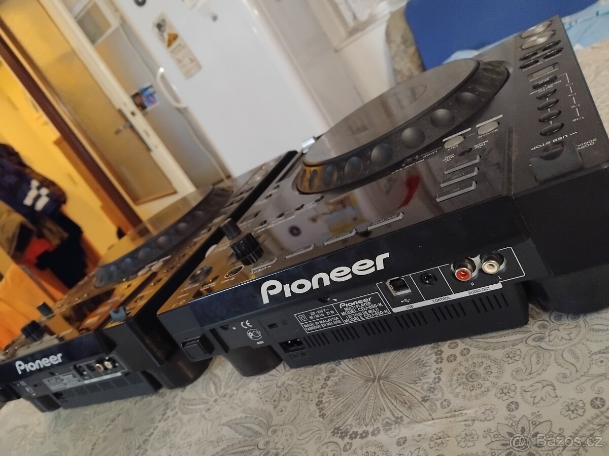 Pioneer CDJ 850 - 4
