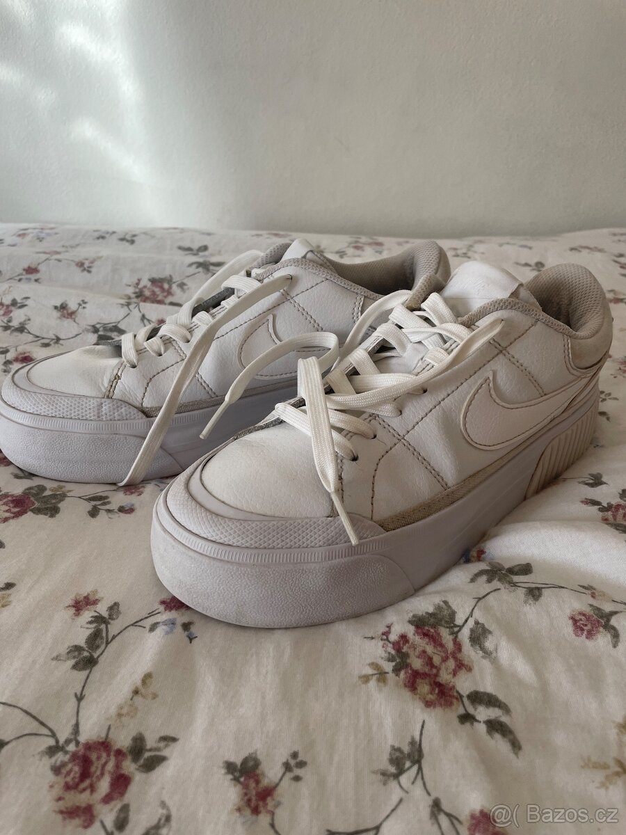 Bílé tenisky Nike - 4