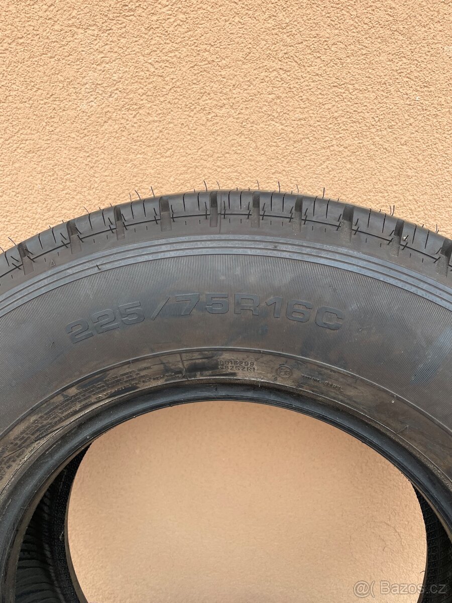 Pneu 225/75r16 c - 4