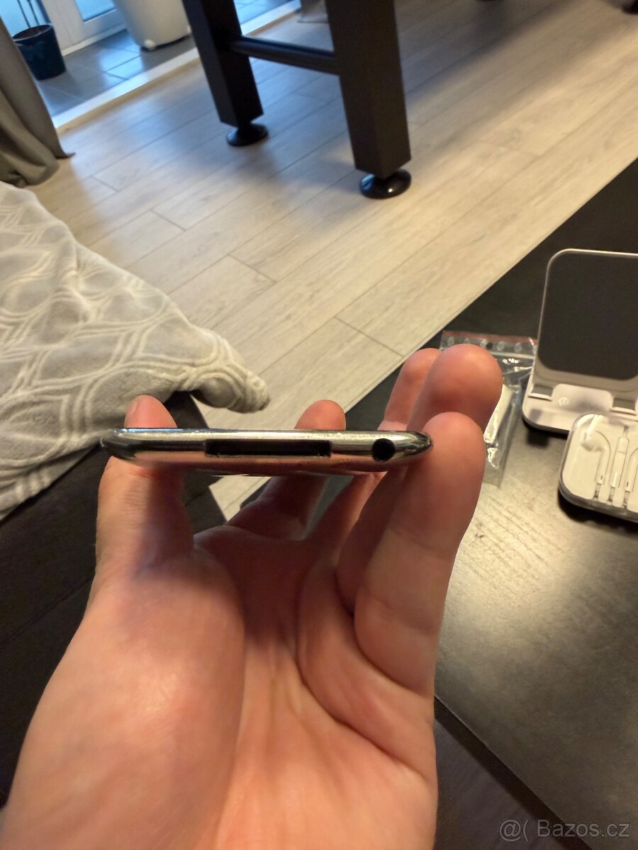 iPod touch 8GB 2 generace - 4