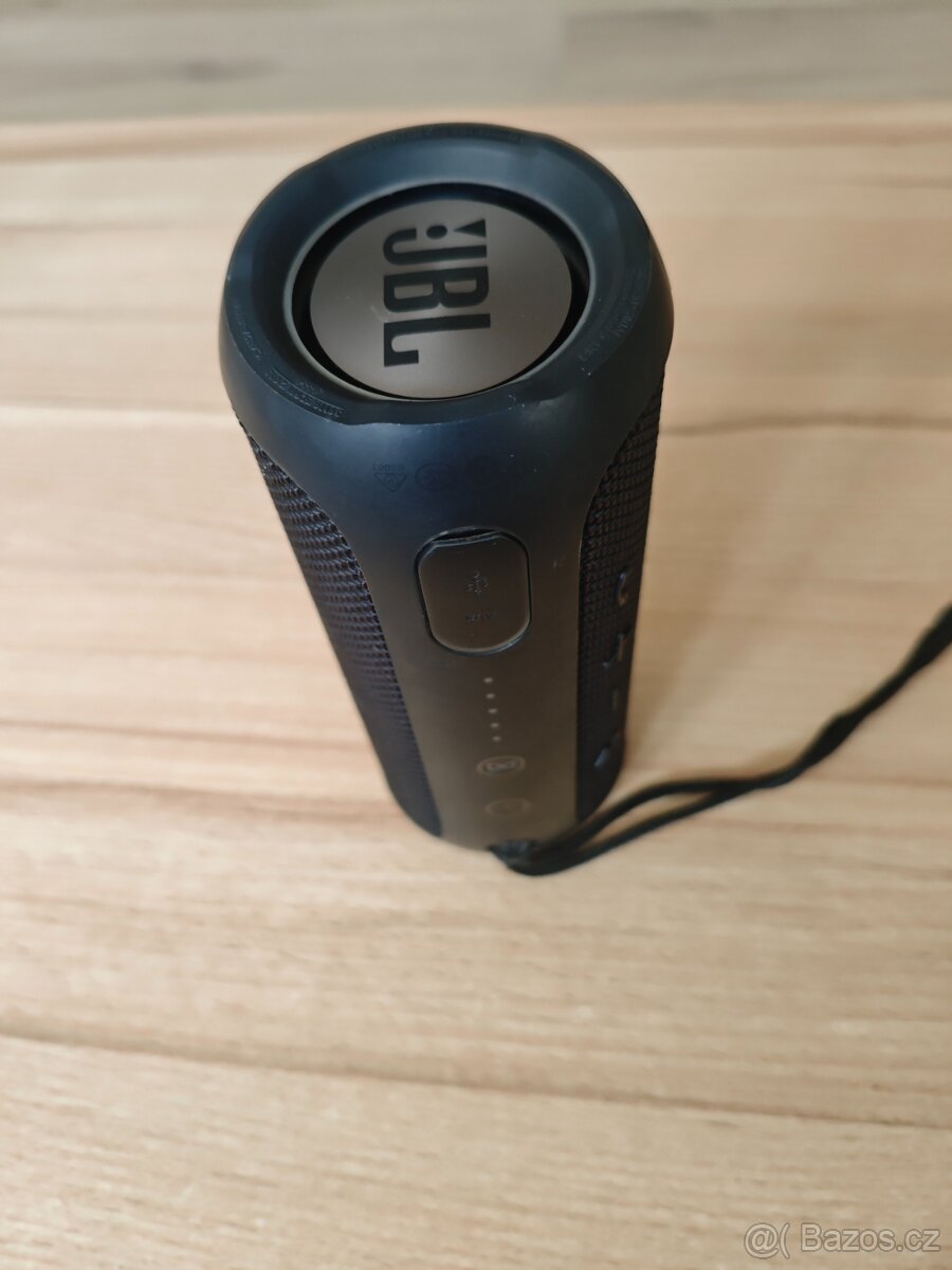 Podám reproduktor JBL - 4