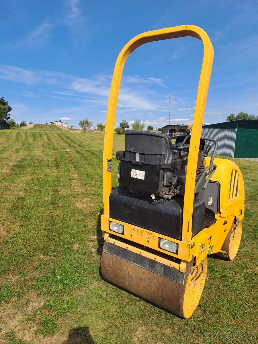 Vibrační válec Stavostroj STA VH170 - 4