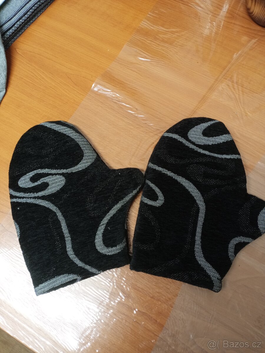 Černé chňapky - 4