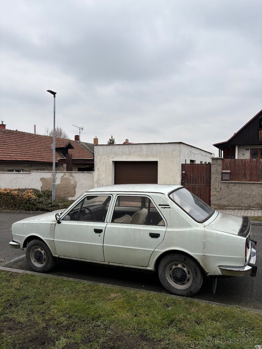 Škoda 105s - 4