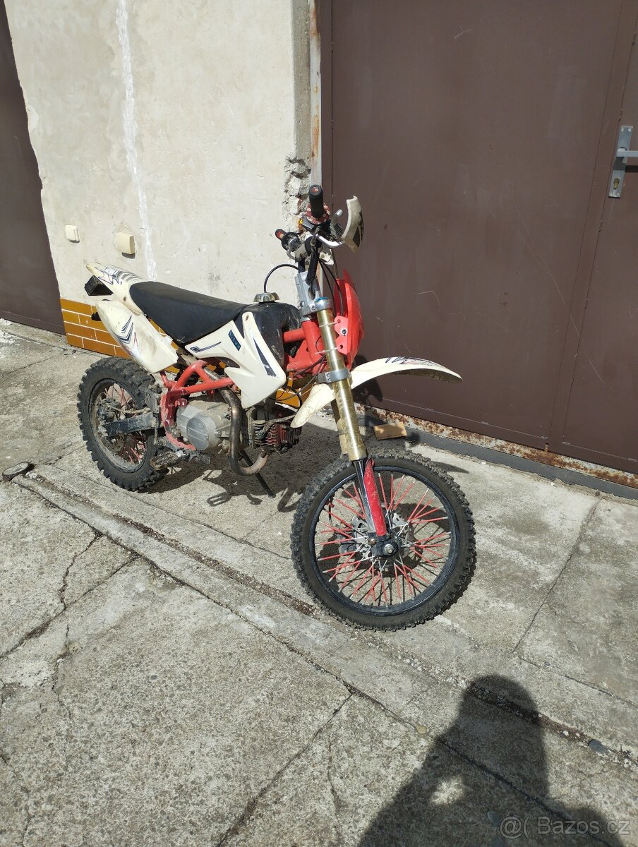 motokrosová motorka