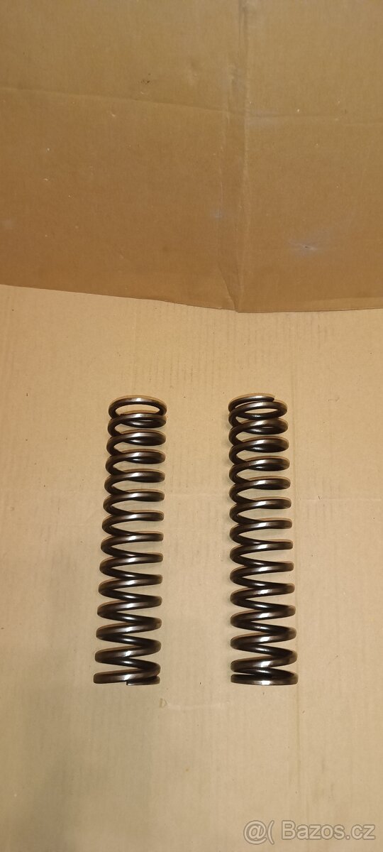 PRUŽINY ZADNÍCH TLUMIČU MP 22 - 4