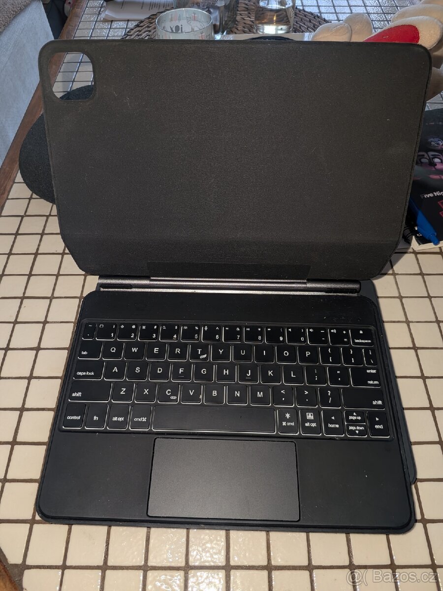 Prodam Apple iPad příslušenství - 4