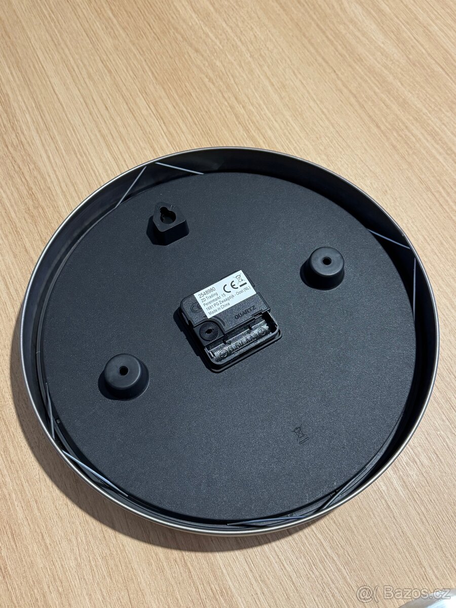 Set dvou nástěnných hodin - 4