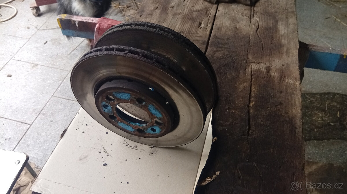 Škoda Fabia - přední kotouče - 4