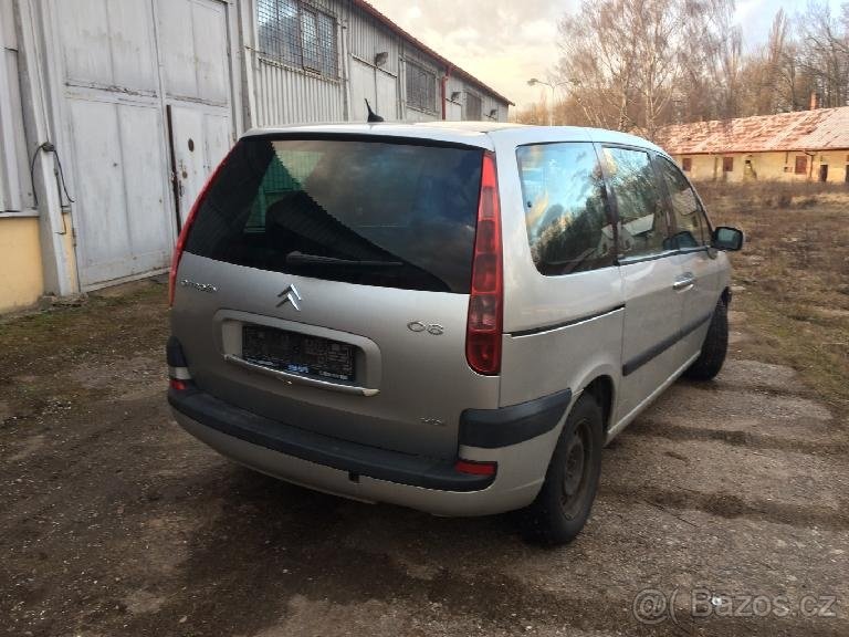 Po částech Citroen C8 - 2,2 -94 kw - 4