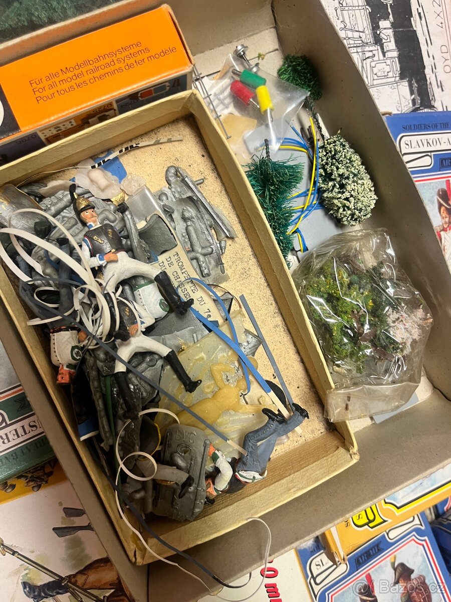 Modelářský mix – figurky, diorama, Kibri, Austerlitz, zeleň - 4