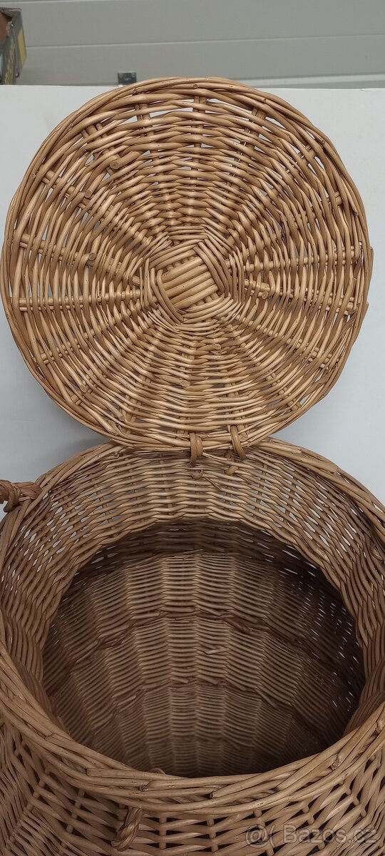 Proutěný koš na prádlo - 4