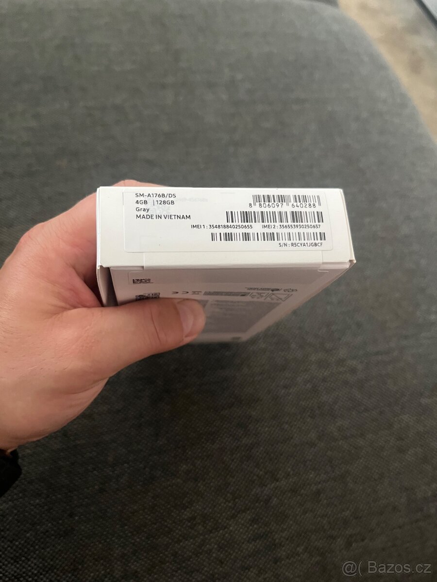 Samsung Galaxy A17 5G šedý - 4