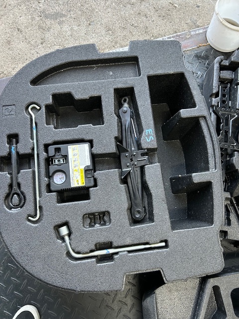 Vložka s příslušenstvím do dojezdového kola, rezervy - 4