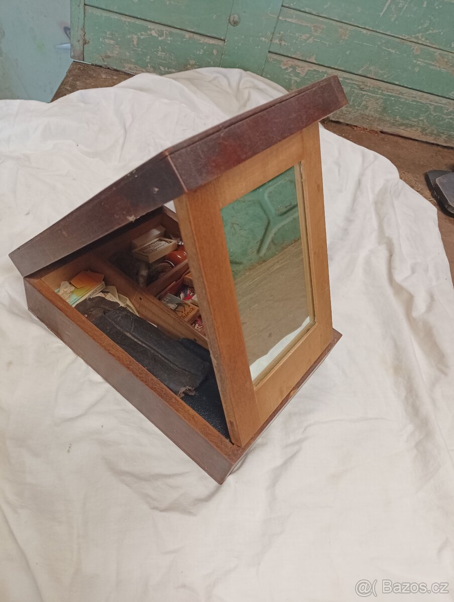 Sada holení, břitva, žiletky, starožitna krabička - 4