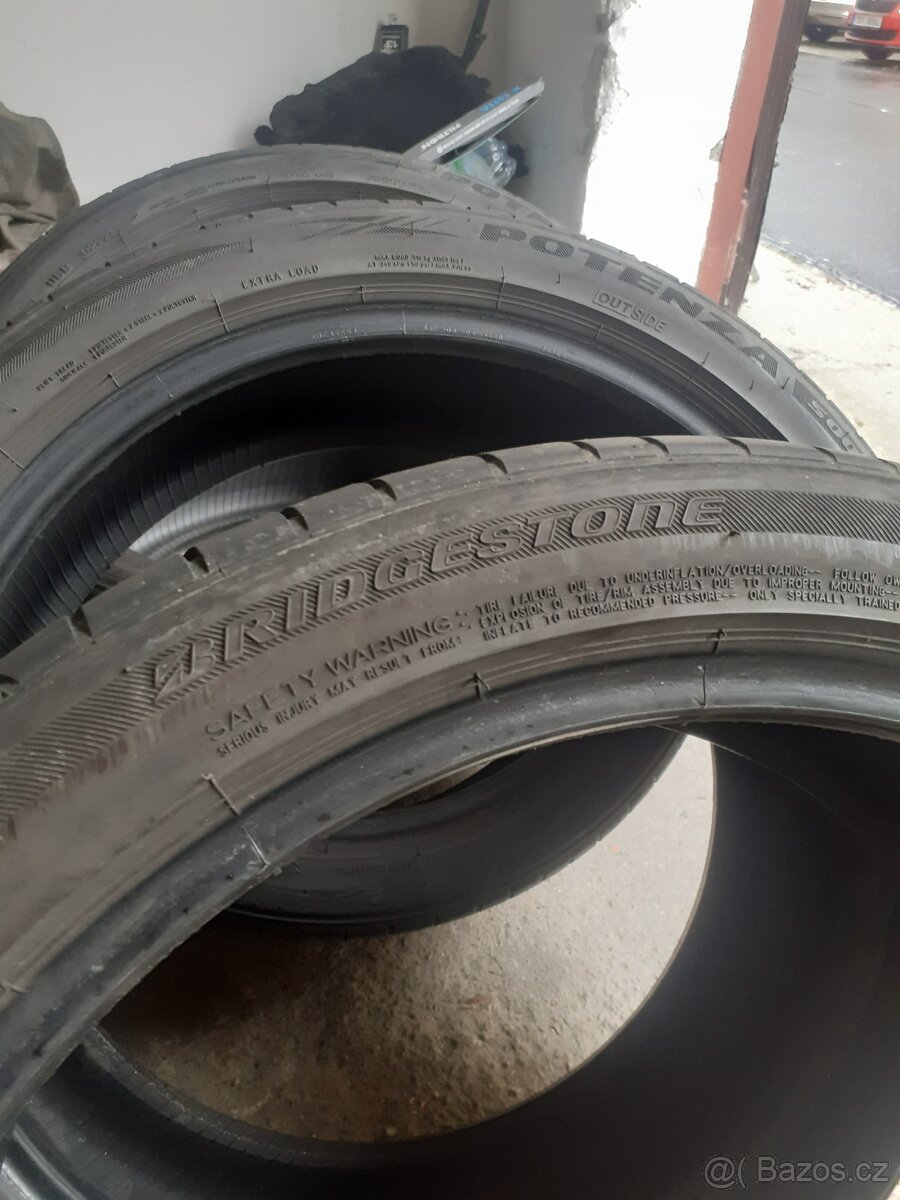 Prodám letní pneu 235/40 R19 - 4