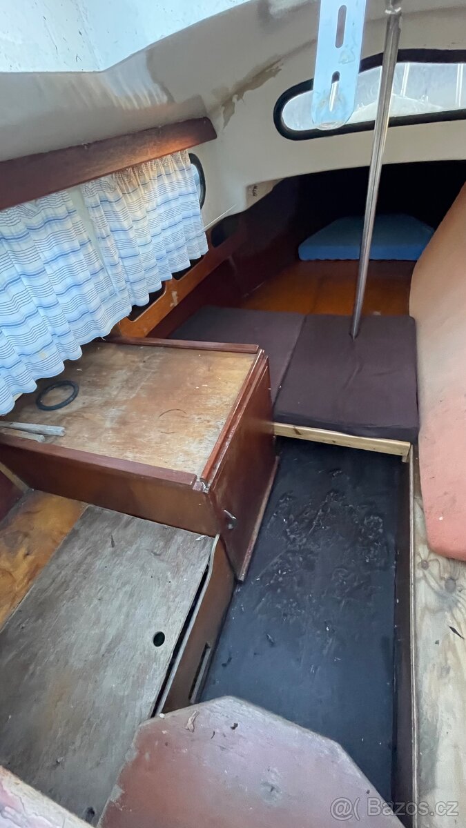 Loď s vlekem bez Tp - 4