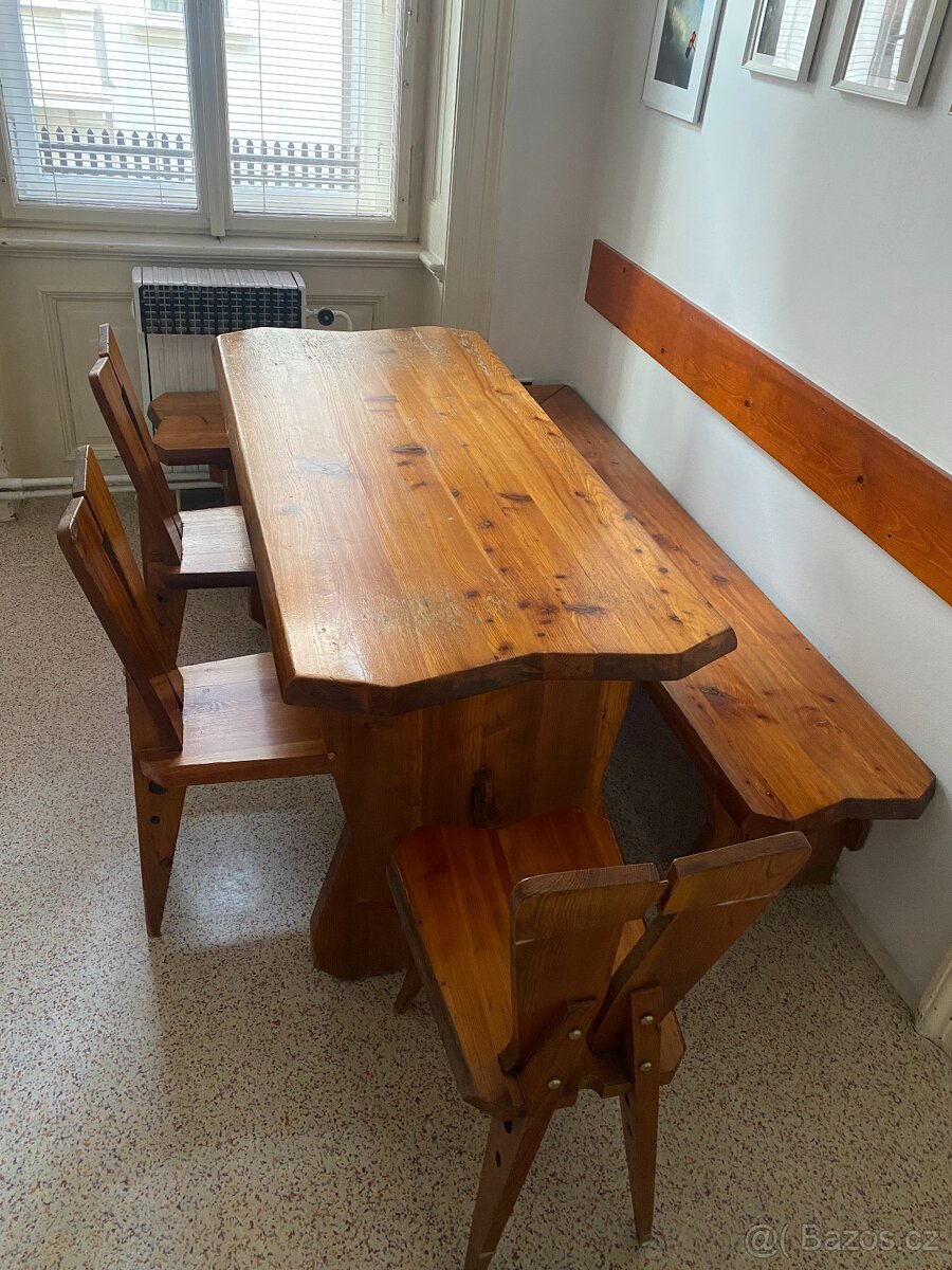 Selský nábytek - stůl, rohová lavice, 3 židle - 4