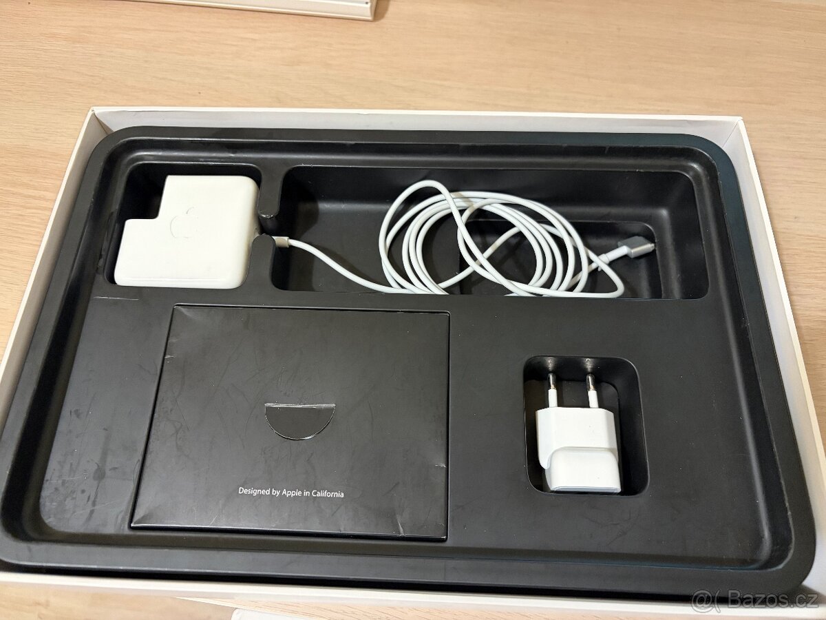 Raritní nejmenší Macbook Air 11“ 2014 1.4Ghz i5 - 4