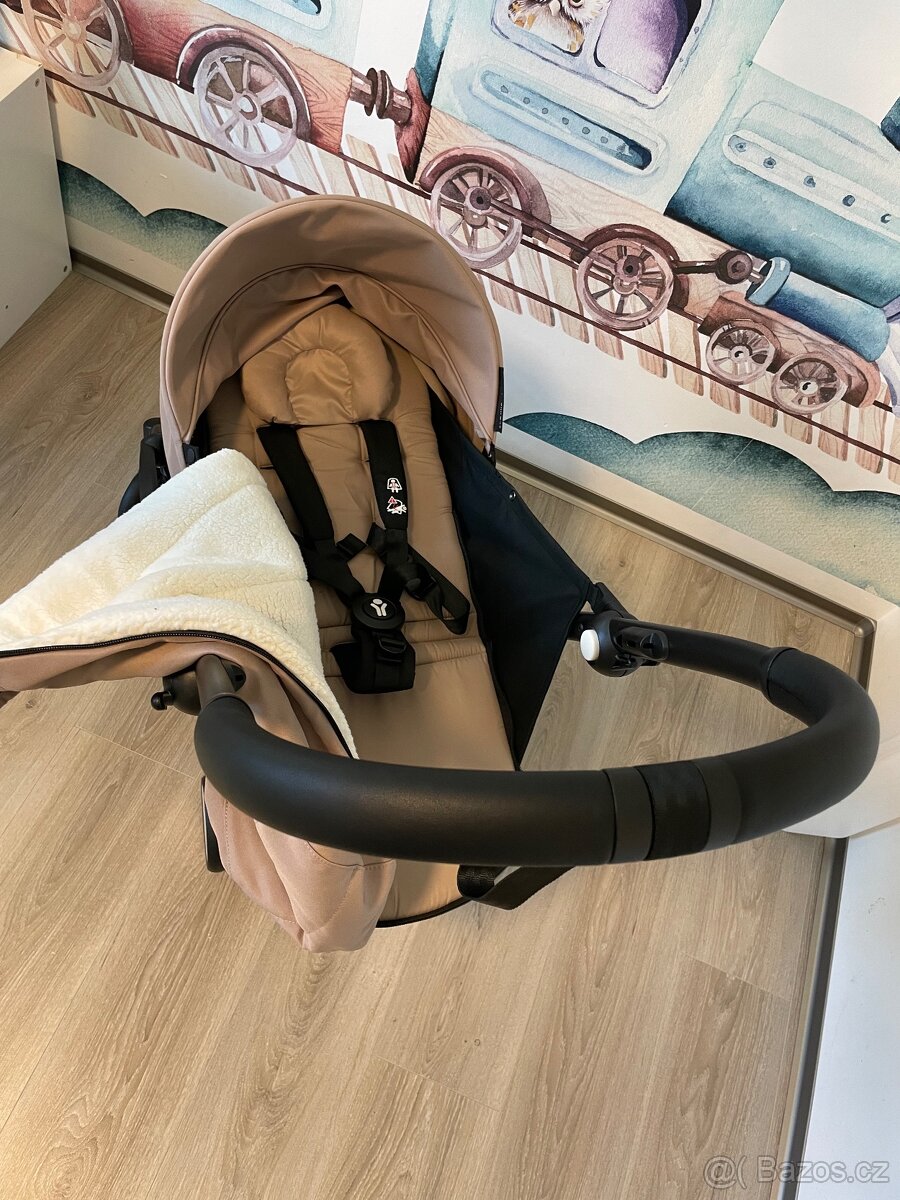 PRONAJEM kocarek do letadla pro miminko Stokke yoyo - 4